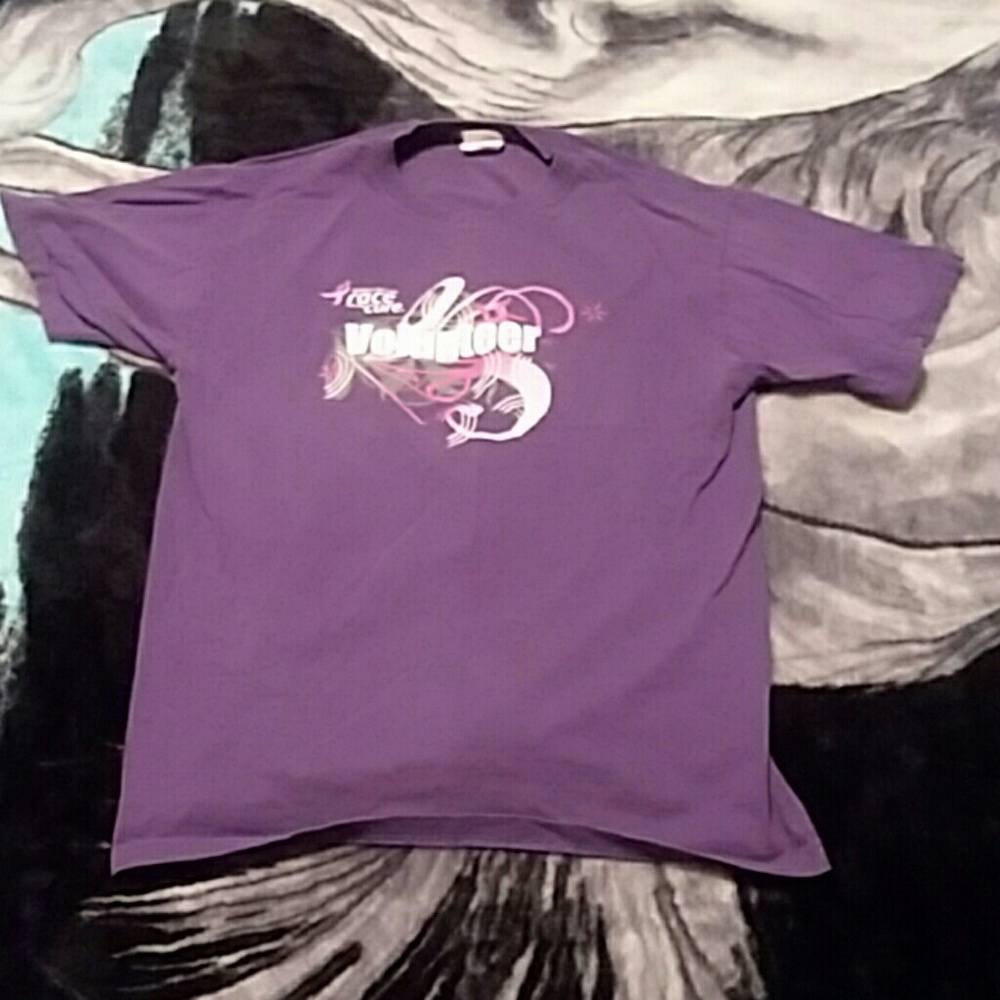 Women's t-shirt purple in great shape